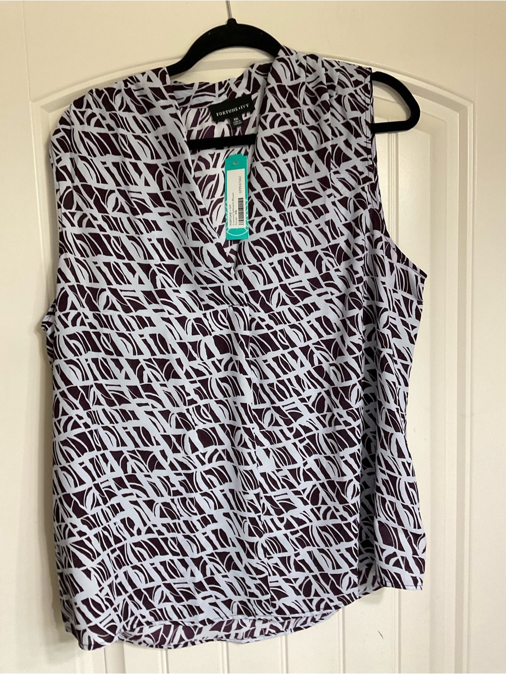 NWT Fortune + Ivy White & Dark Purple Sleeveless V-Neck Size XXL - Picture 2 of 7